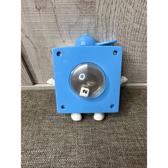 Hasbro Trouble Mini Board Game Toy Figure Complete 2020 McDonalds - Picture 2 of 4